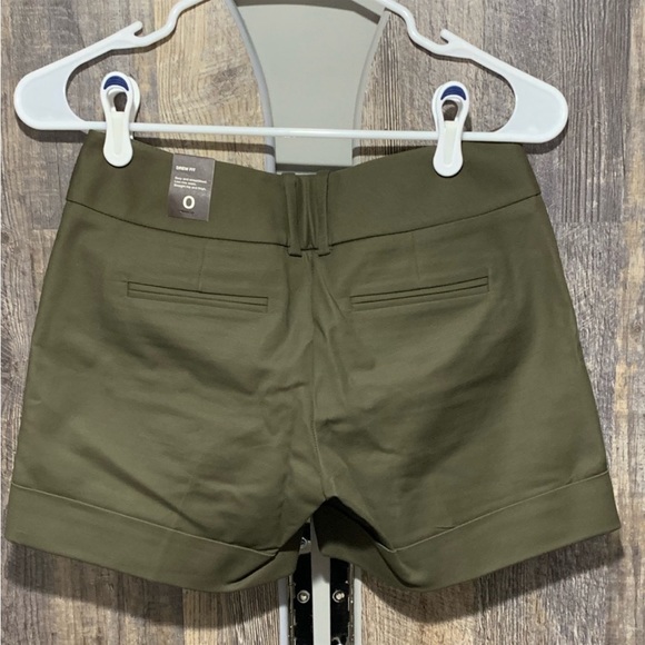 The Limited Drew Fit Shorts Green 0 NWT - Picture 2 of 13